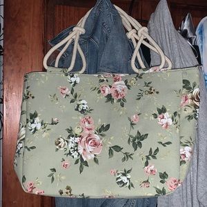 Farmhouse floral hand bag/ shoulder bag🌸